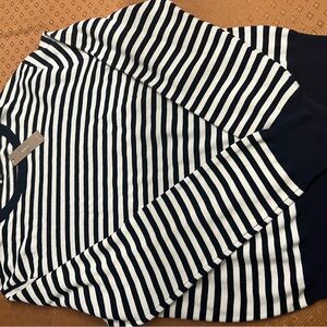 NWT Boxy Striped Navy and White Sweater, size M